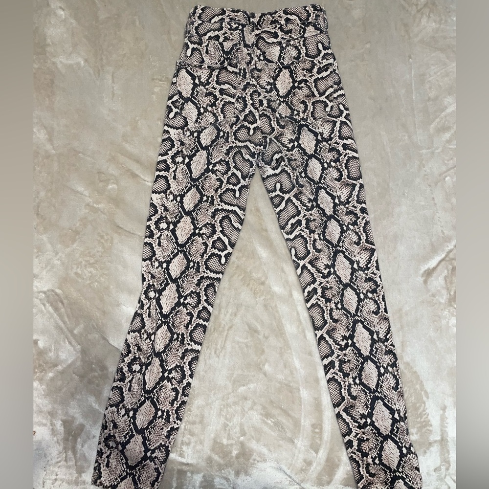 Zara US 8 Crocodile print